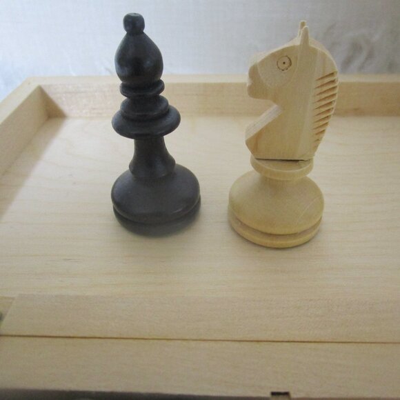 Vintage Carved Wooden Chess 33 Pieces West Germany Dovetail Wood Box EUC Schach - Picture 7 of 10